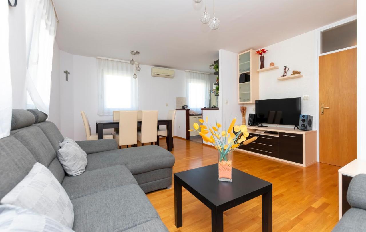 Apartment Pepalo,Omis Free Parking Eksteriør billede
