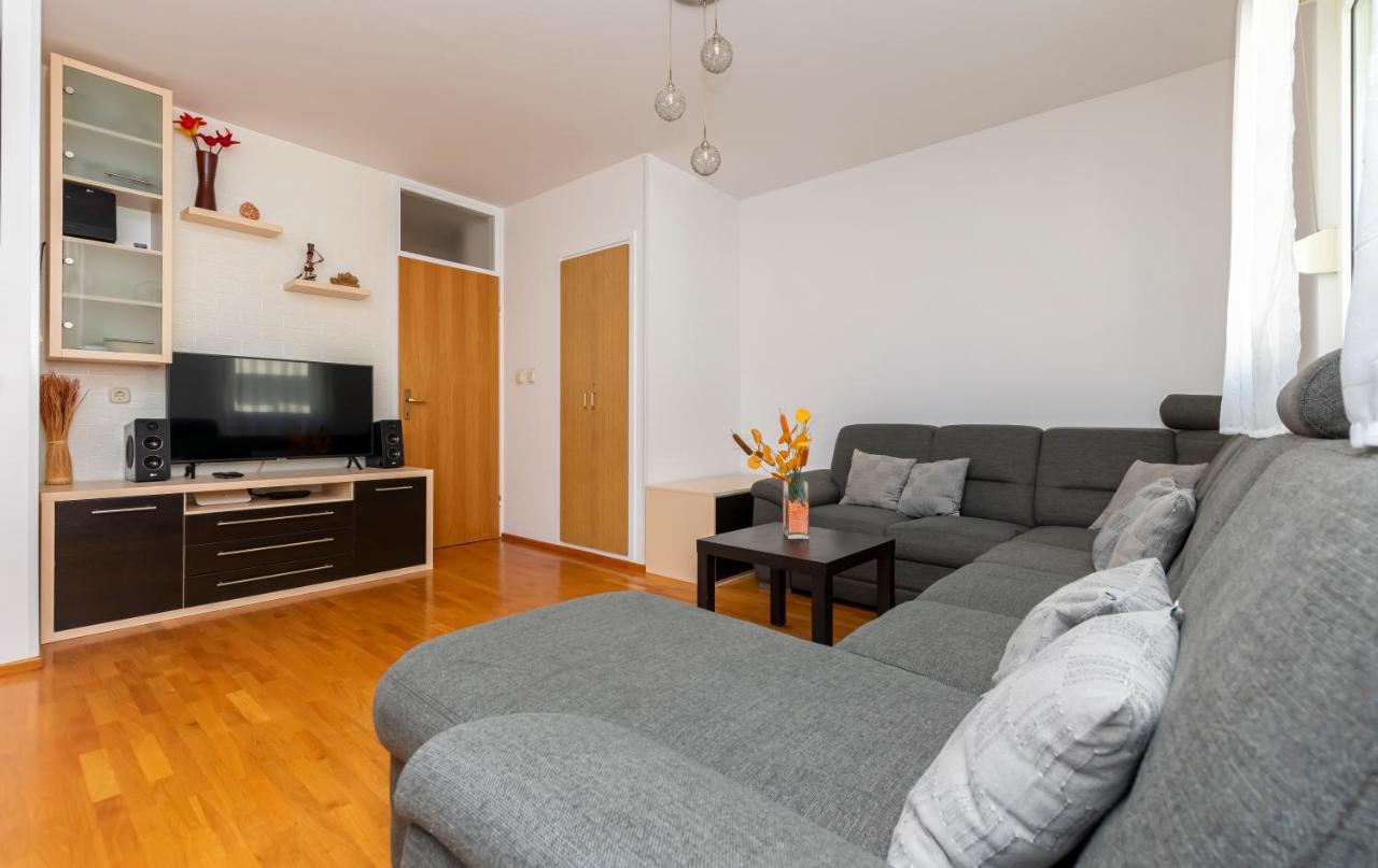 Apartment Pepalo,Omis Free Parking Eksteriør billede